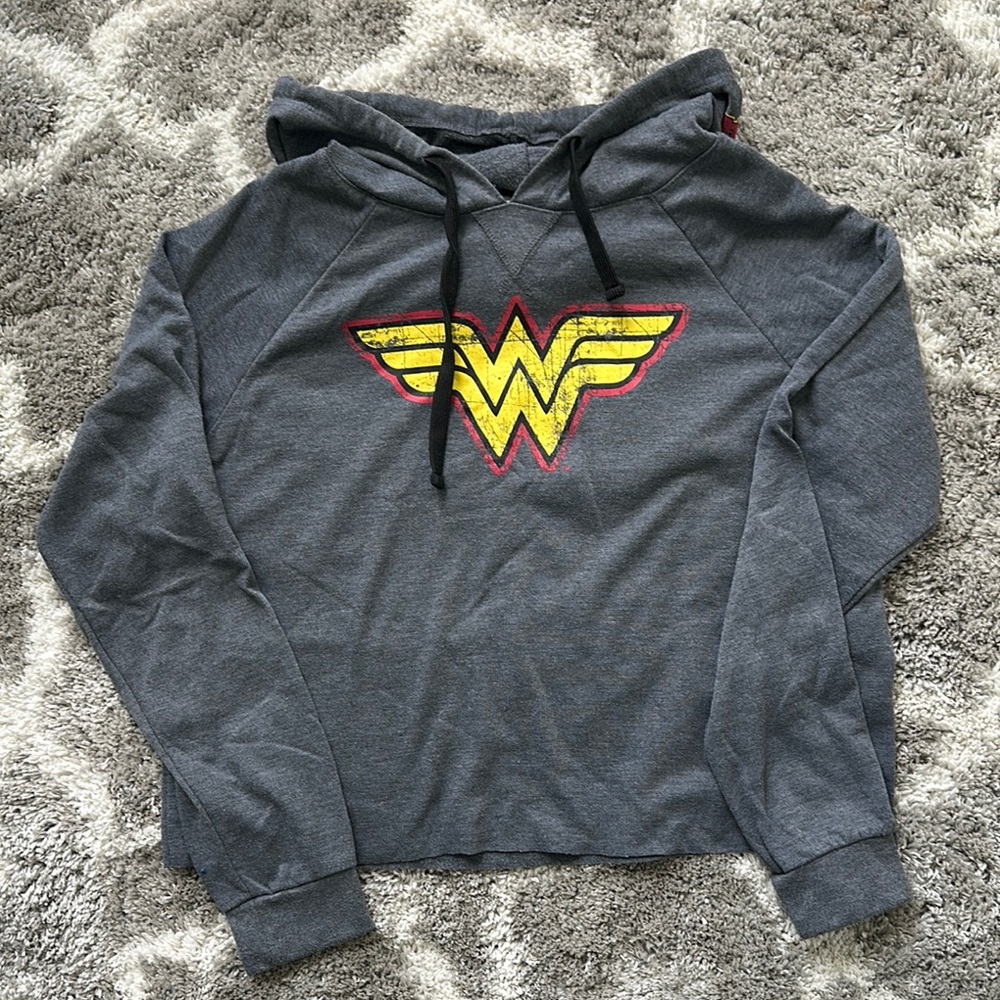 Wonder Woman Cropped Hoodie